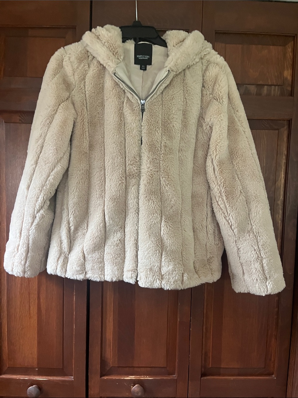 Simply Vera Vera Wang Plush Hooded Puffer Jacket in Light Beige